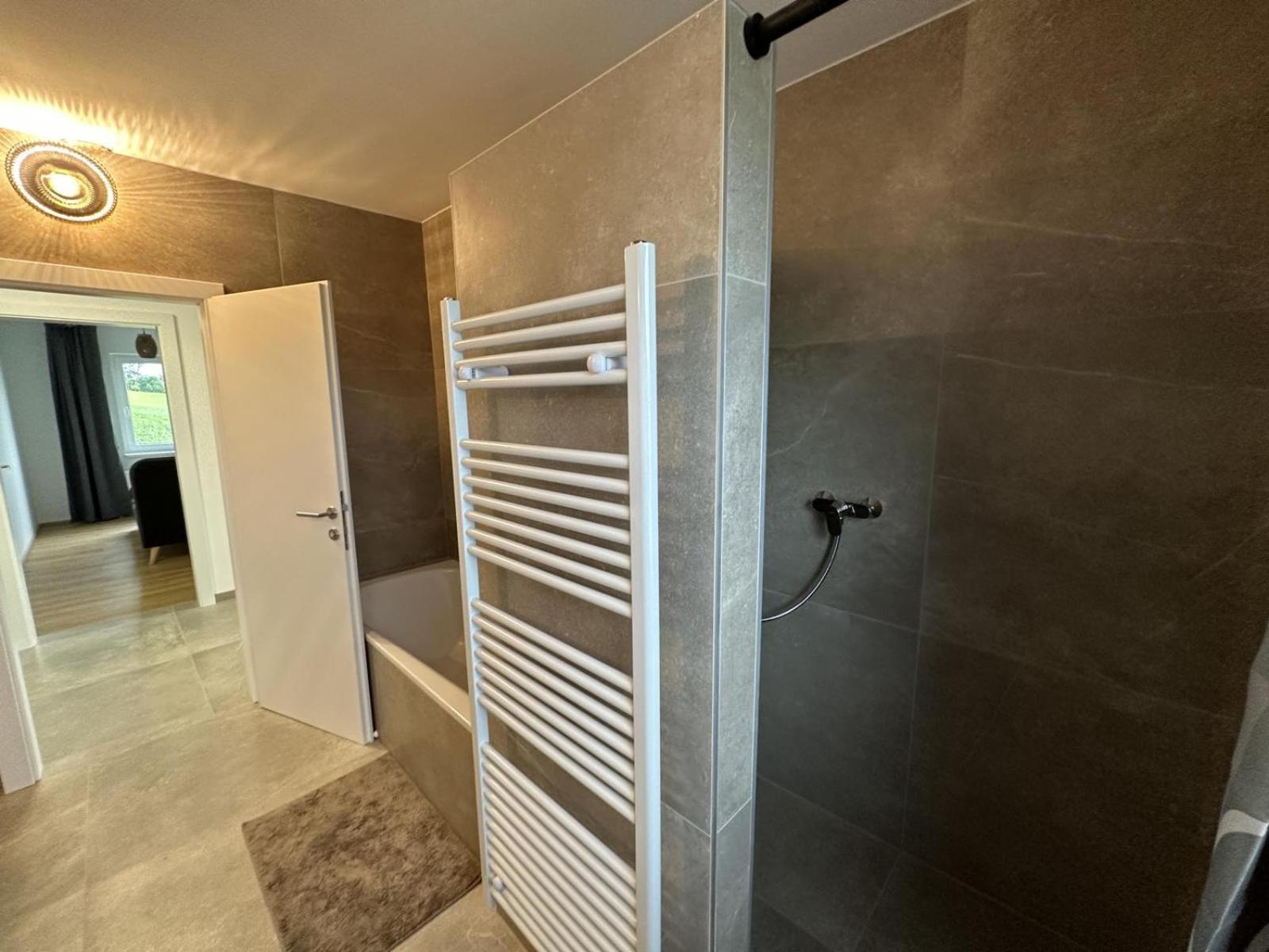 Geschmackvolle Wohnung In Katsdorf Im 1Og, Modern Und Bequem 外观 照片